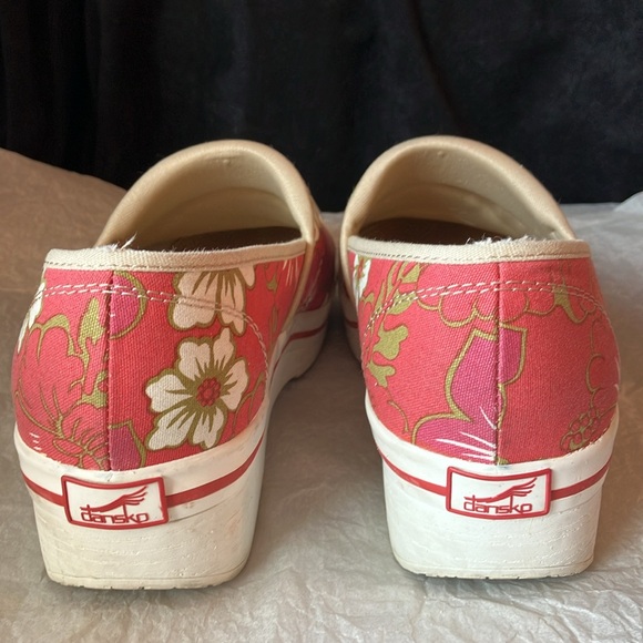 Dansko Vegan Volley Canvas Clogs Tropical Floral Red Pink Hawaiian Shoes Size 40 - Picture 11 of 15